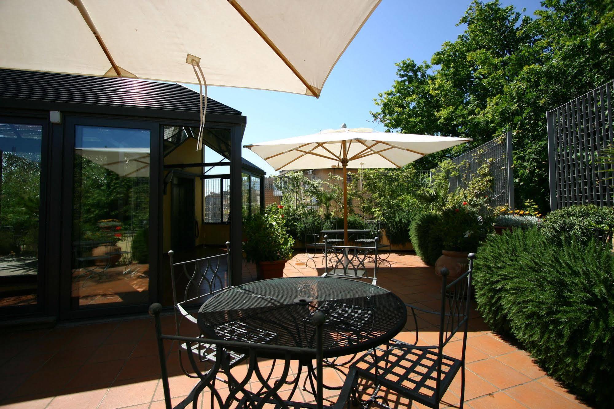 Ateneo Garden Palace Rome Buitenkant foto